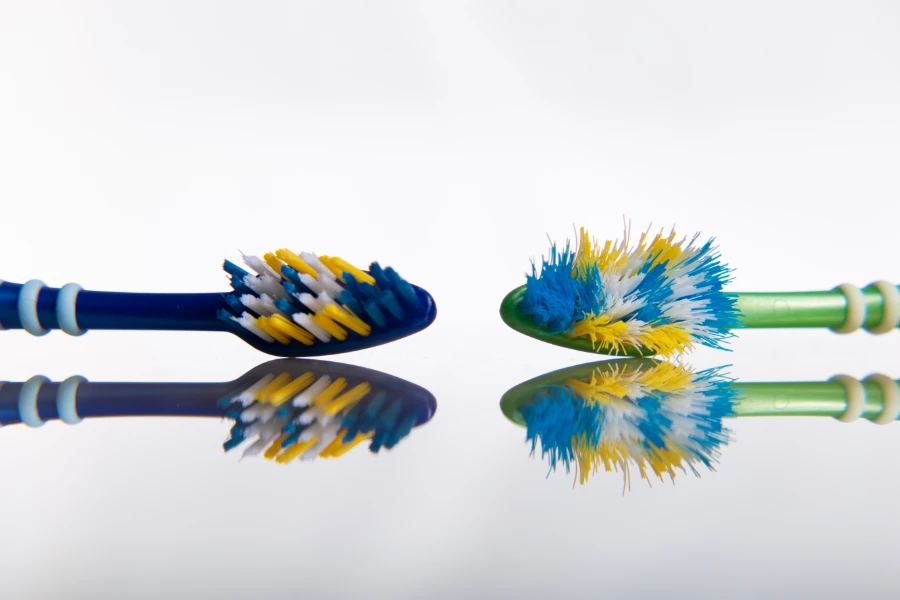 Cepillos de dientes usado y sin usar